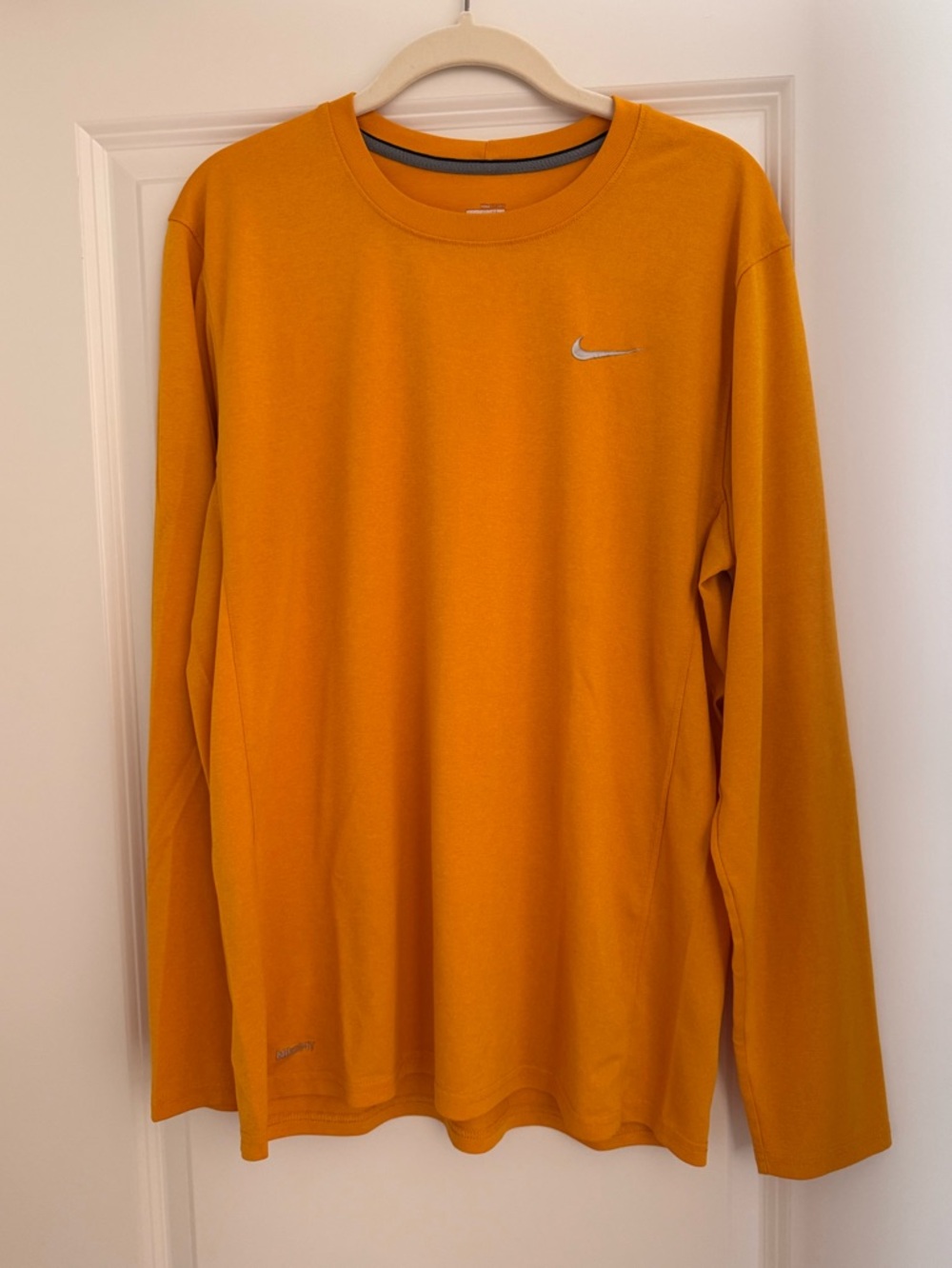 Nike Men’s Long-Sleeve Crew Mustard Yellow Shirt Size L